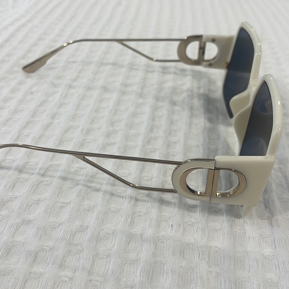 Dior Sunglasses - Picture 2 of 6